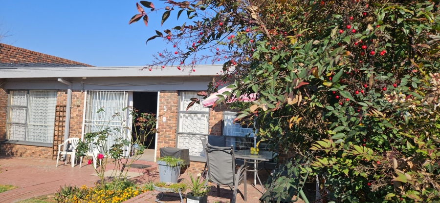 2 Bedroom Property for Sale in Pellissier Free State